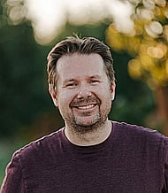 A Conversational, Engaging Voice-Over for your TV Commercial Banner Image