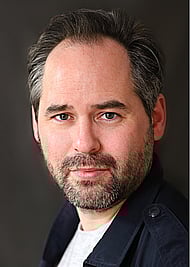 Clear, consistent, neutral English  voice for your e learning content Banner Image