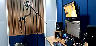 Friendly, Warm Voice Over for Radio Ad Professional and Engaging Voice Over