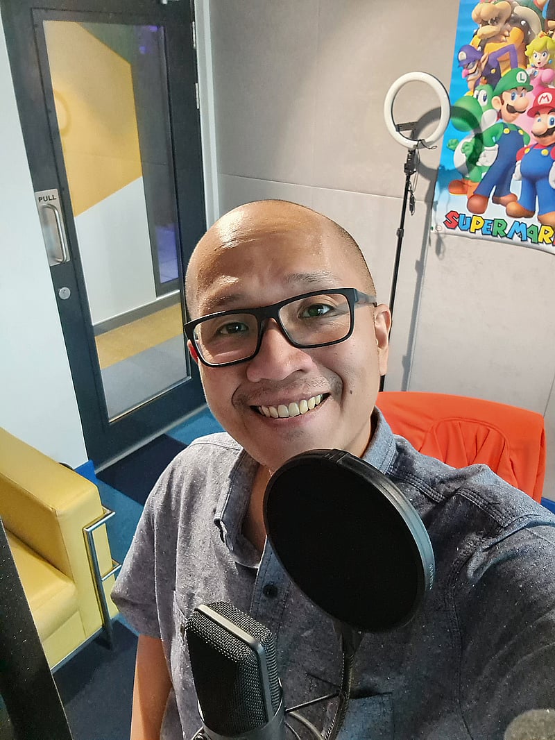 Dramatic, Heartfelt Narration in Tagalog for Radio